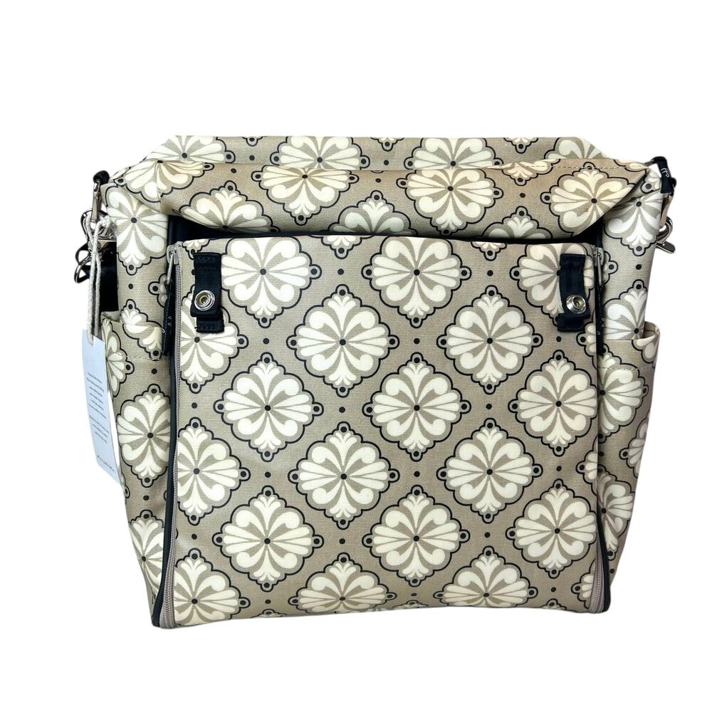 NWT Petunia Pickle Bottom Boxy Backpack Crossbody Diaper Bag Baby Bag - Picture 3 of 13